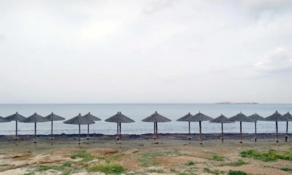 Αυτές είναι οι 7 αυστηρώς ακατάλληλες παραλίες για μπάνιο στην Αττική